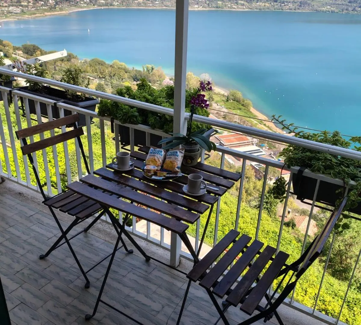 La Vista Sul Lago Castel Gandolfo