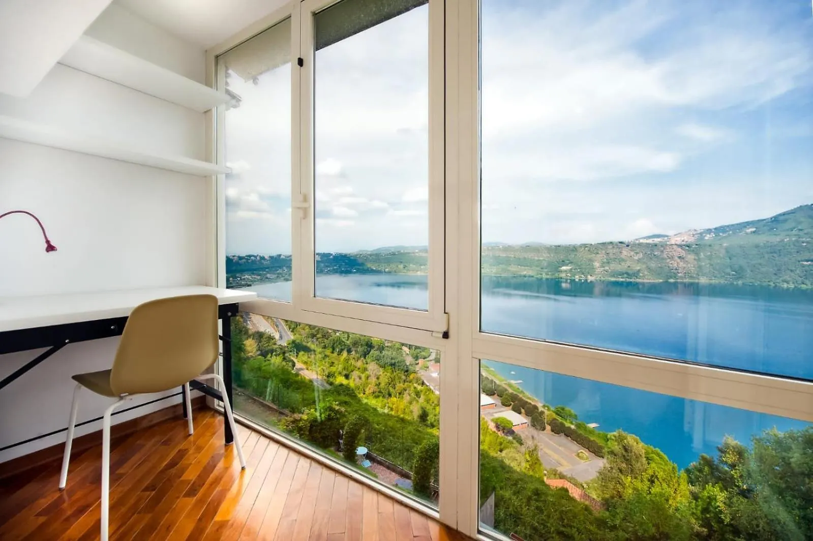 La Vista Sul Lago Castel Gandolfo